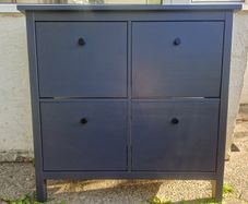 Shoe storage cabinet