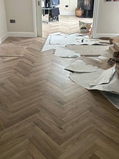 Herringbone laminate floor