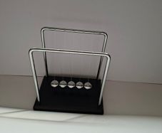 Newton's Cradle Desktop Toy
