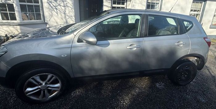 2012 Nissan Qashqai- 1200 and/or resonable offers