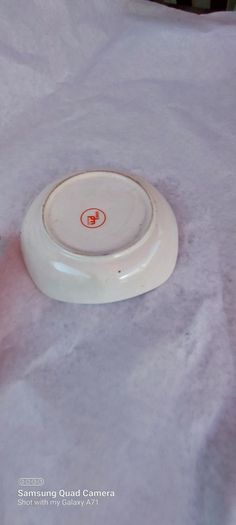carslberg ashtray,,good condition,,pitting on glaze,,overall good, thank you, collectors item, handy for man cave, home bar etc, if buyer collects cheaper .take as is .