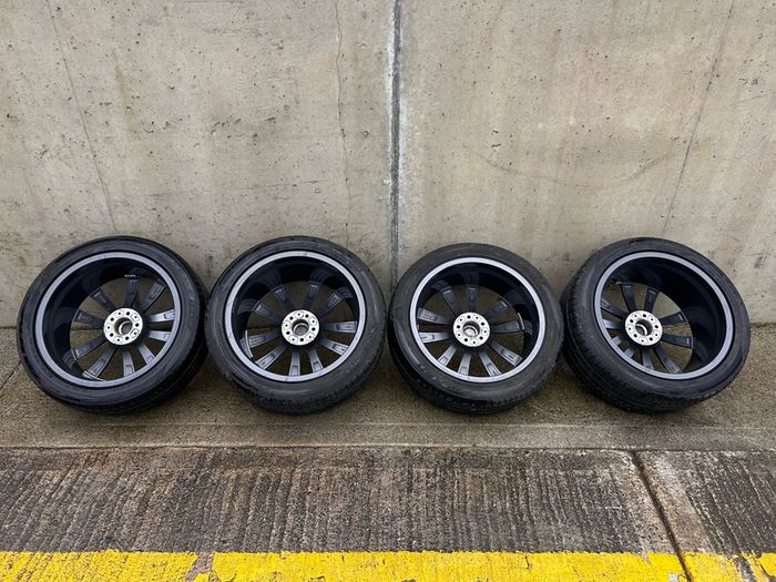 Genuine BMW Style 699M 20" Alloys & Tyres - Like New
