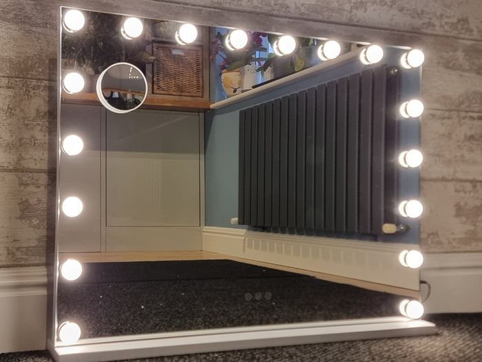 Makeup LED Mirror Cosmetic Dressing Table Dual LED USB Charging Port
