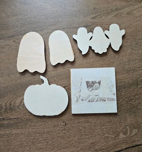 Wooden Halloween decor