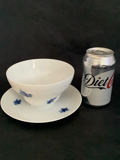 Rosenthal Romanze bowl by Bjorn Wiinblad