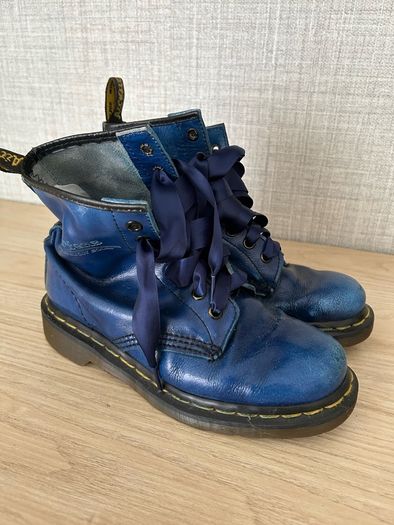 Dr Martens boots size 4