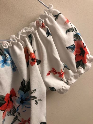Floral top (age 12-13)