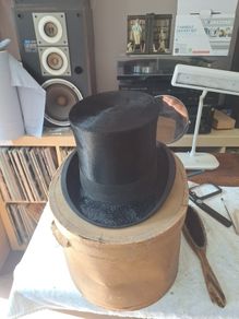 Vintage top hat