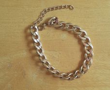 New 'golden' chain bracelet