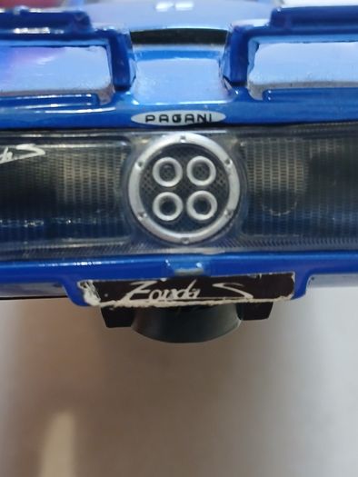 Pagani Zonda 1:24 Die-Cast - Opening Doors & Engine - Like New
