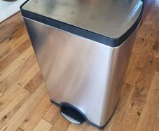 Metal bin