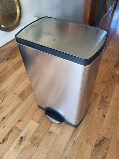 Metal bin