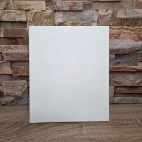 White canvas 30x25 cm