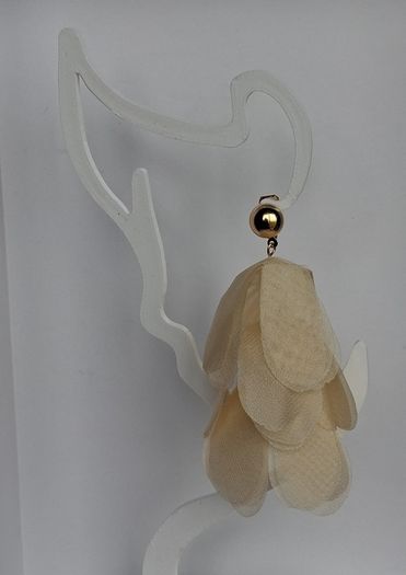 Cream Vanilla Juilette Cascading Floral Petal Clip On Earrings