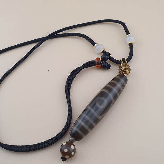Vintage 3 Eyes Himalayan Tibetan Agate Dzi Bead Amulet Pendant Necklace