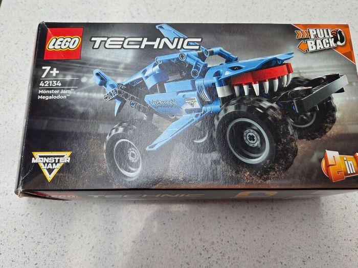 lego technic monster jam megalodon