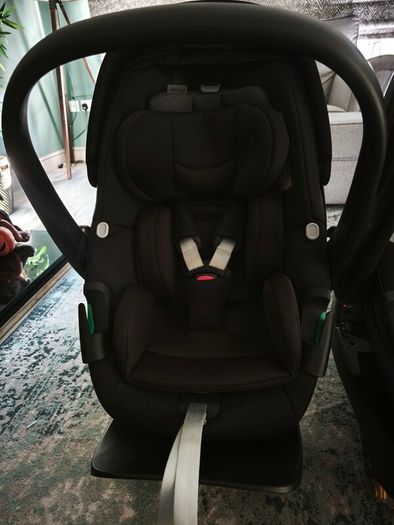 X2 Maxi Cosi Pebble 360 spin isofix base Twin set E180 each