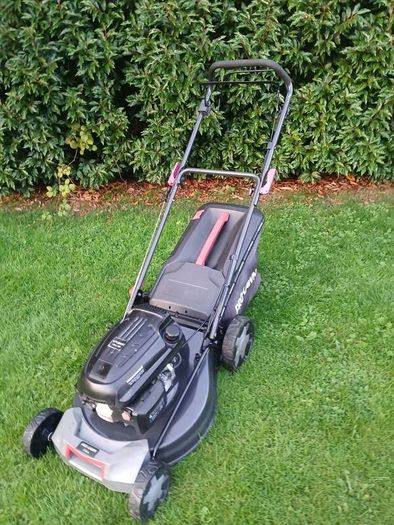 Hyundai Prolawn Self Drive Lawnmower