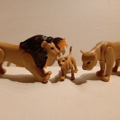 Playmobil Lion Lioness and Cub