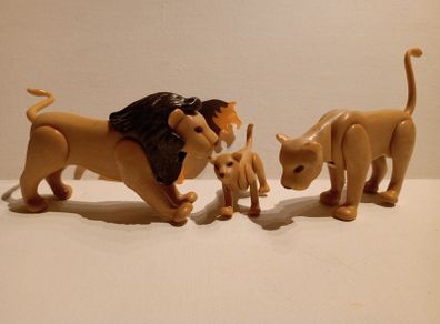 Playmobil Lion Lioness and Cub