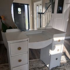 dressing table