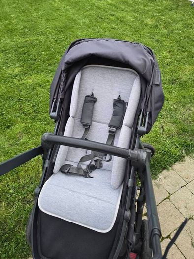 Uppababy Vista V2 Travel System and Buggyboard