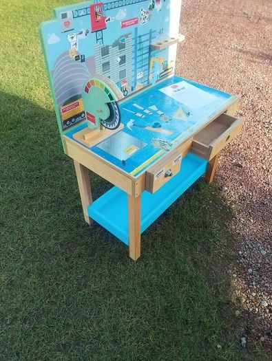 toy work bench