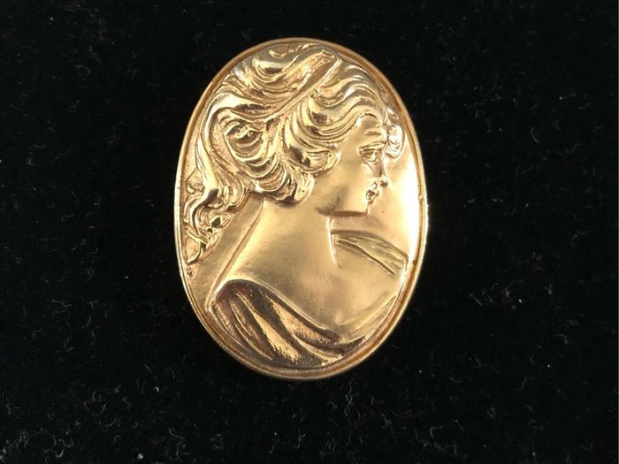 Brooch