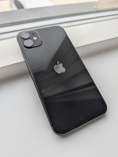 iPhone 11 - 64GB - Black - Unlocked (Excellent Condition + Spigen Case)