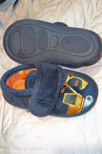 Dunnes Stores Digger Slippers size 6