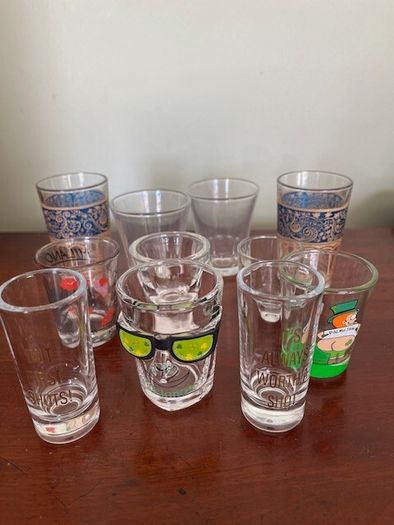 Selection of shot & mini glasses. Total 11 items. All in super condition.