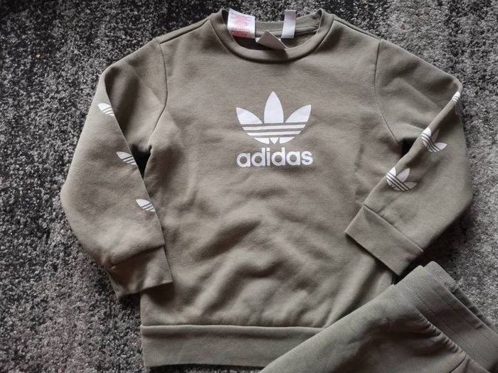 Boys Adidas tracksuit size 3-4 age