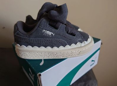 Puma baby shoes BRAND NEW size 21 (UK 4.5)