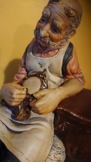Vintage  figurine with Certificate