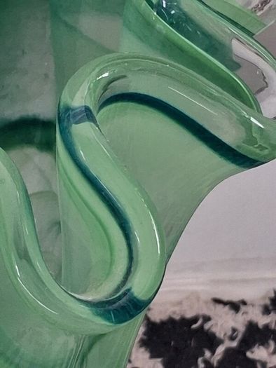 Handkerchief style glass vase
