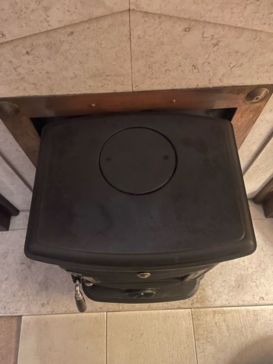 Solid fuel stove