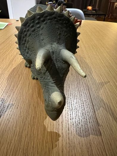 Vintage Jurassic Park Figure Triceratops JO08
