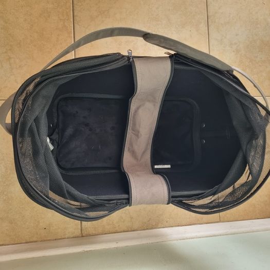 Dog carrier
