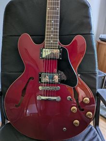 Burny by Fernandes RSA-70 335 Cherry Red, China Model, Second-Hand with hard case