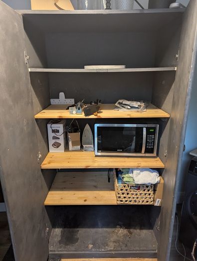 Wardrobe/Cupboard