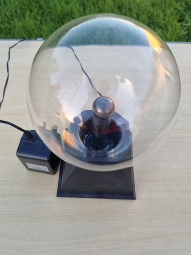 Plasma lamp/plasma ball