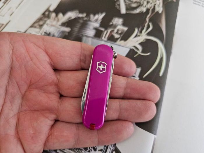 Victorinox Classic Sd 58mm Swiss Army Knife Keychain tool