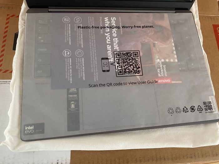 Lenovo Yoga Slim 7i - New - Intel Ultra, 16gb, 1tb