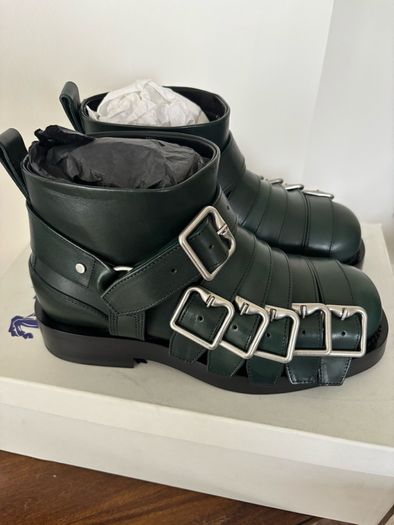 Brand new Burberry Ladies Roper Boot Size 5