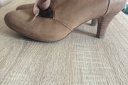 Clarks soft wear beige high heels  genuine leather size UK8 EU42 Postage included