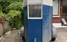Horse box