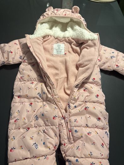 Baby Gap winter suit never been used