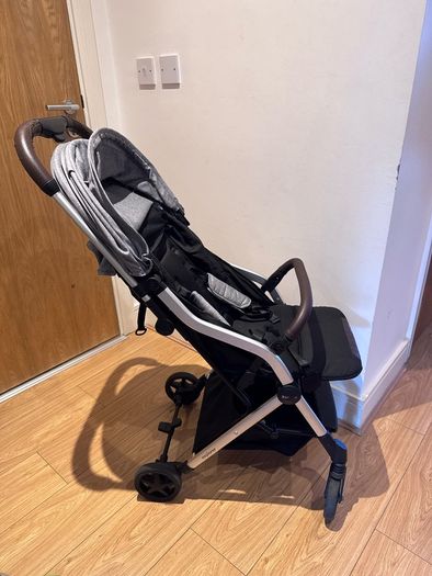 Zummi Explorer Compact Stroller