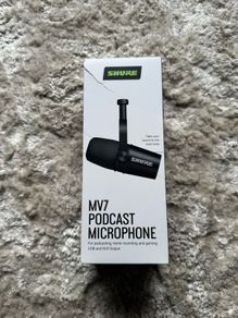 Shure MV7 Cardioid Dynamic Vocal / Broadcast Microphone USB & XLR Outputs