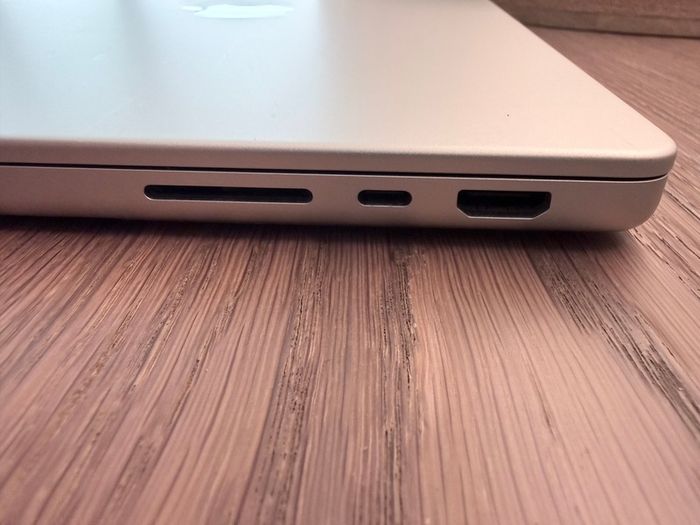 Macbook Pro - M3 Pro Chip - 18GB Ram - 512GB SSD